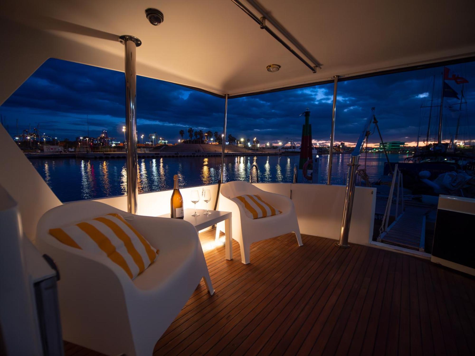 Master&Commander Hotel บาเลนเซีย ภายนอก รูปภาพ